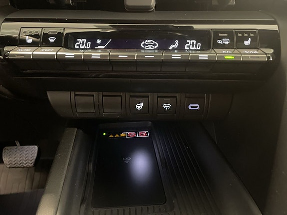 Toyota C-HR 12 of 15