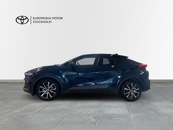Toyota C-HR 3 of 15