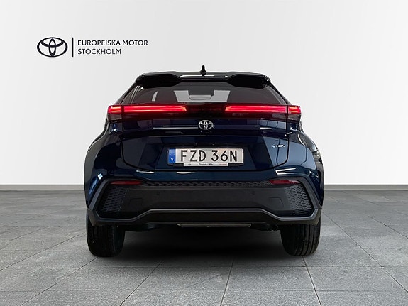Toyota C-HR 4 of 15