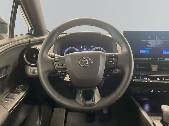 Toyota C-HR 9 of 15