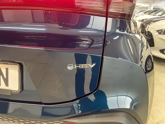 Toyota C-HR 11 of 15