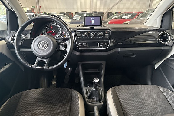 Volkswagen UP! 21 of 28