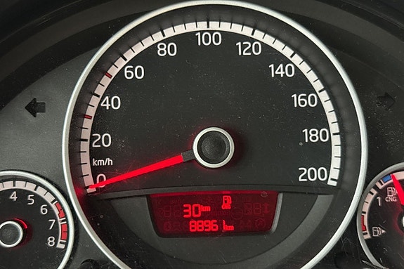 Volkswagen UP! 20 of 28