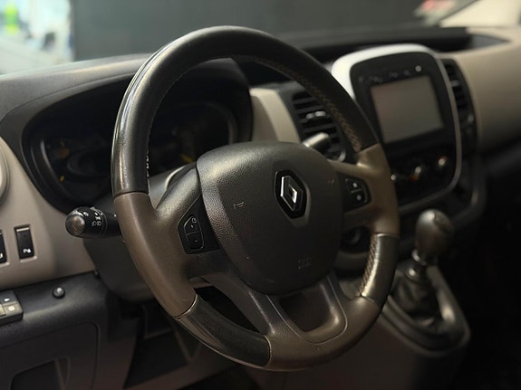 Renault Trafic 11 of 23