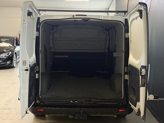 Renault Trafic 18 of 23