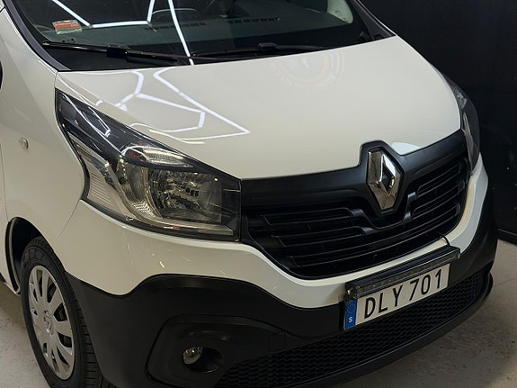 Renault Trafic 8 of 23