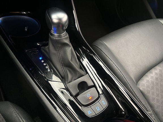 Toyota C-HR 26 of 30