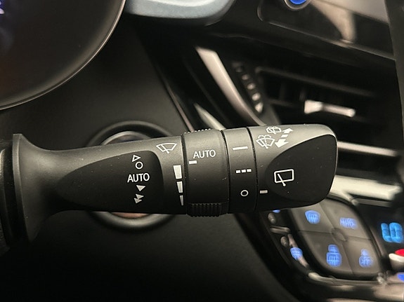 Toyota C-HR 23 of 30