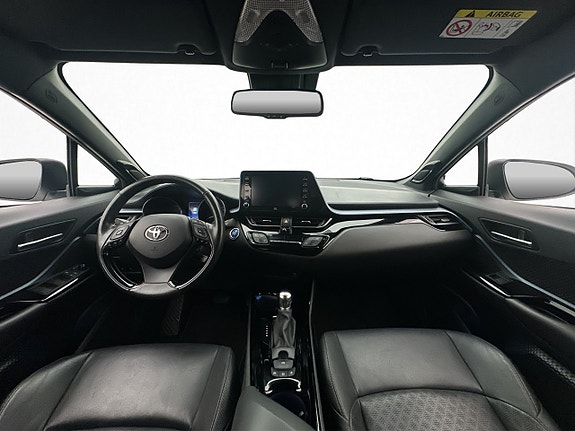 Toyota C-HR 12 of 30