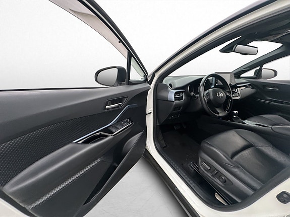 Toyota C-HR 11 of 30