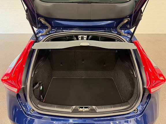 Volvo V40 17 of 17