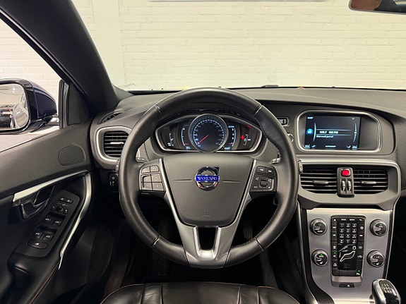 Volvo V40 10 of 17