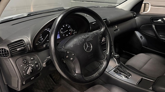 Mercedes-Benz C180 13 of 27