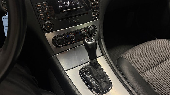 Mercedes-Benz C180 23 of 27