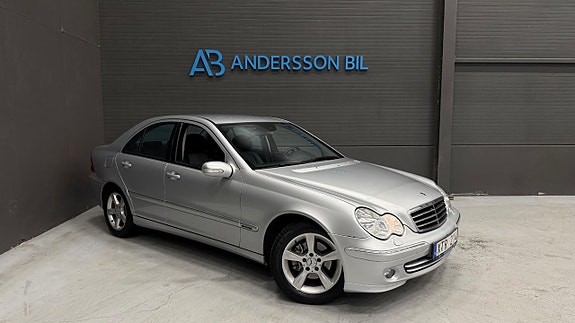 Mercedes-Benz C180 2 of 27