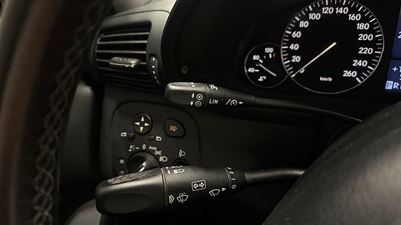 Mercedes-Benz C180 25 of 27