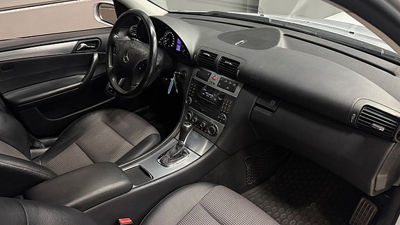 Mercedes-Benz C180 17 of 27