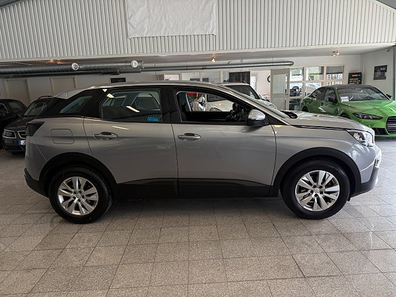 Peugeot 3008 2 of 13