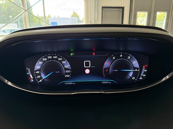 Peugeot 3008 10 of 13