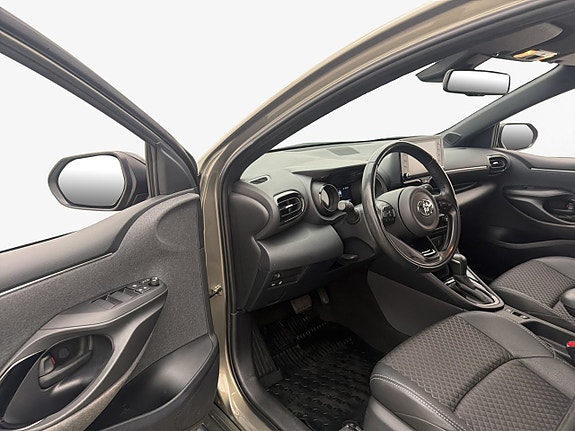 Toyota Yaris 8 of 22