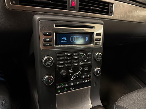 Volvo XC70 13 of 13