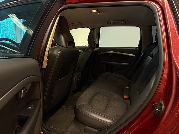Volvo XC70 11 of 13