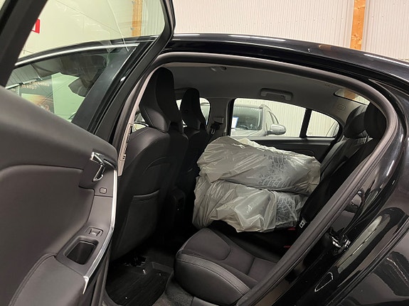 Volvo S60 11 of 13