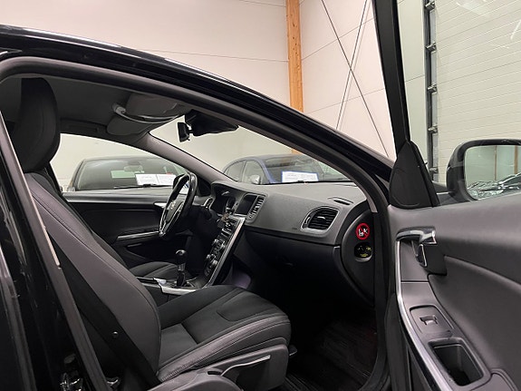 Volvo S60 8 of 13
