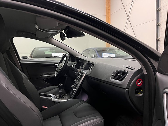 Volvo S60 9 of 13
