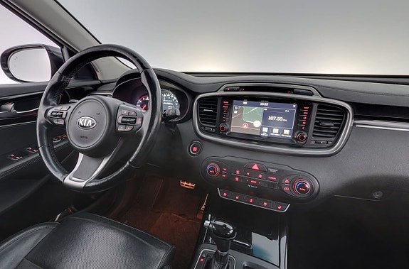 Kia Sorento 14 of 30