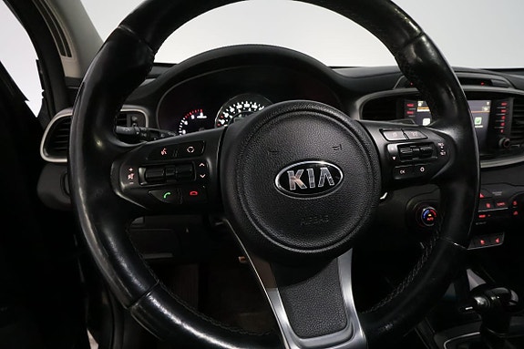 Kia Sorento 16 of 30