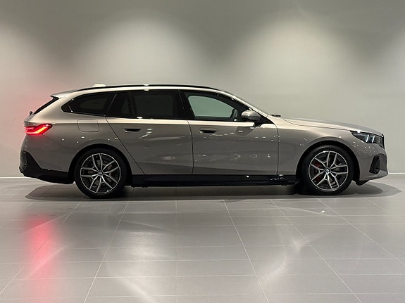 BMW i5 3 of 20