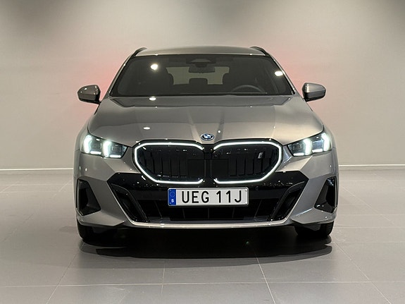 BMW i5 2 of 20
