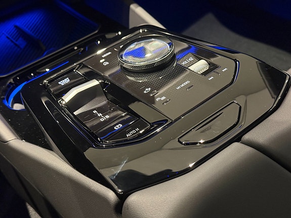 BMW i5 11 of 20