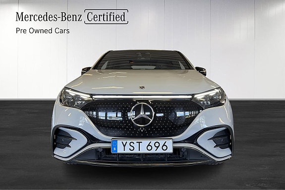Mercedes-Benz EQE500 SUV 2 of 24