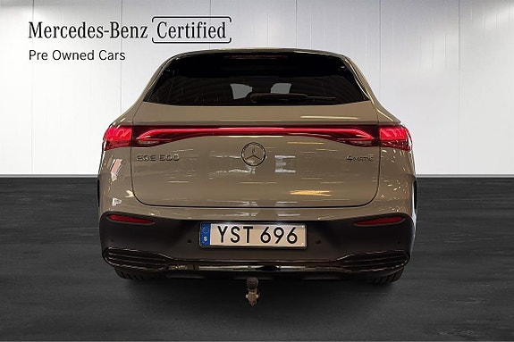 Mercedes-Benz EQE500 SUV 6 of 24