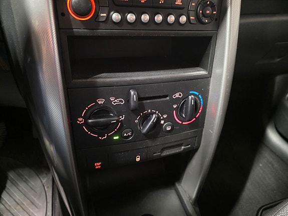 Peugeot 207 8 of 10