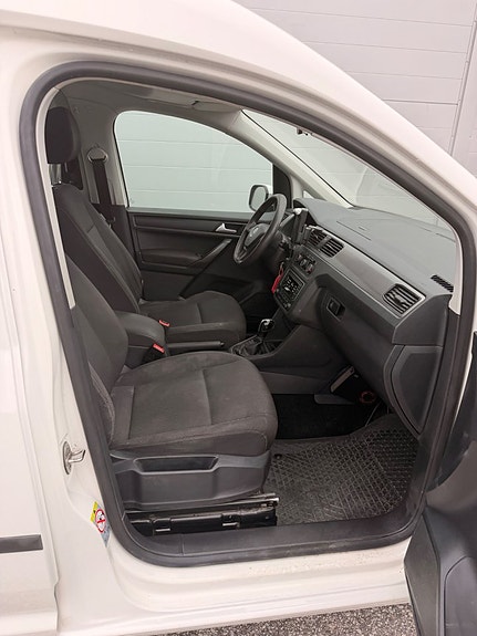 Volkswagen Caddy Maxi 13 of 22