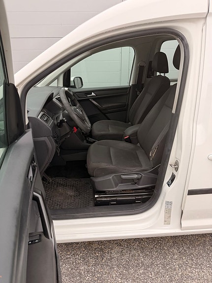 Volkswagen Caddy Maxi 16 of 22