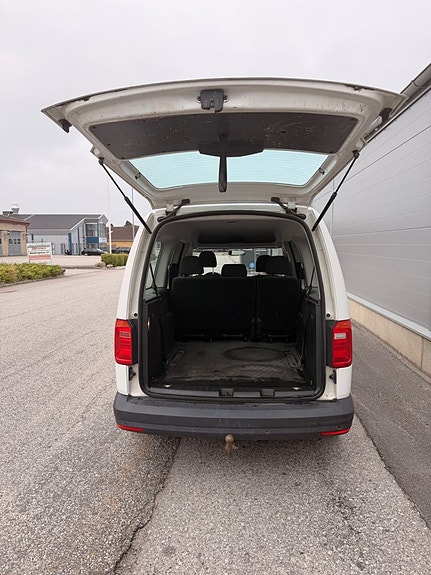 Volkswagen Caddy Maxi 8 of 22