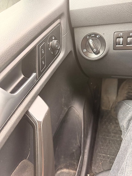 Volkswagen Caddy Maxi 21 of 22