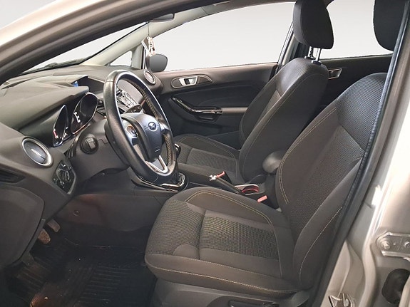 Ford Fiesta 9 of 16