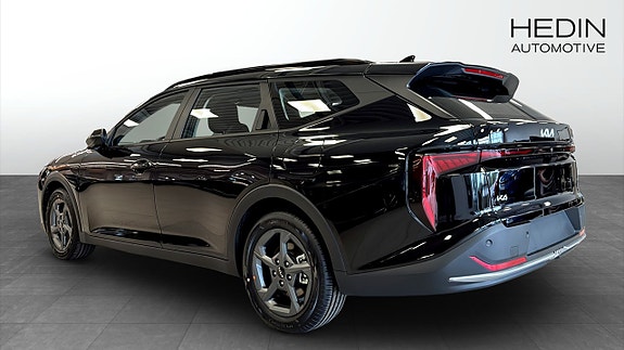 Kia K4 2 of 12