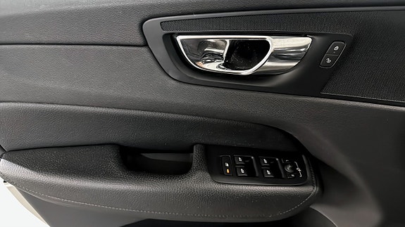 Volvo XC60 11 of 12