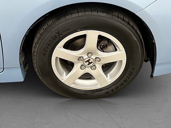 Toyota Prius Plug-in Hybrid 24 of 24