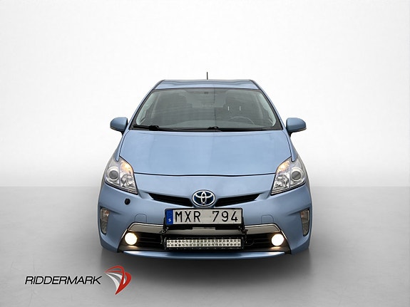 Toyota Prius Plug-in Hybrid 2 of 24