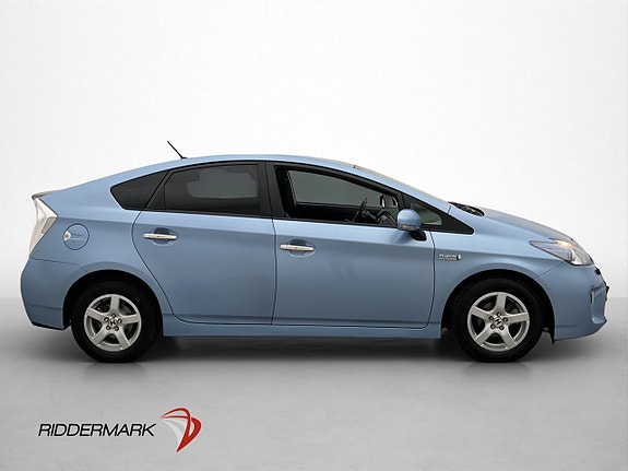 Toyota Prius Plug-in Hybrid 4 of 24