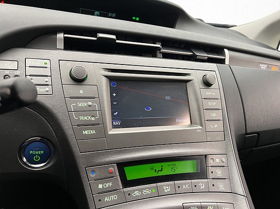 Toyota Prius Plug-in Hybrid 14 of 24