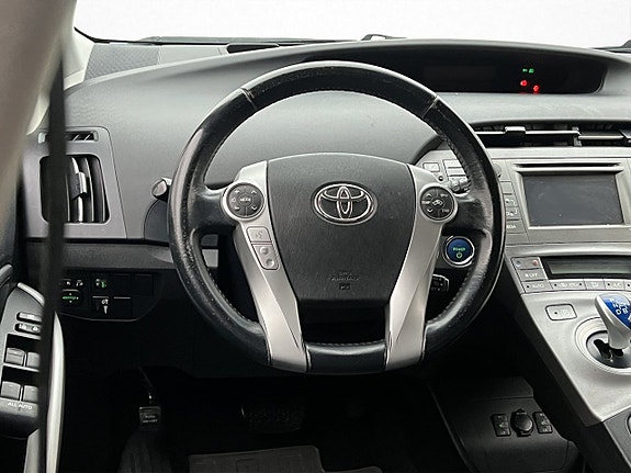 Toyota Prius Plug-in Hybrid 10 of 24