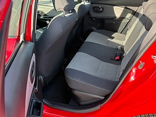 Toyota Yaris 10 of 17